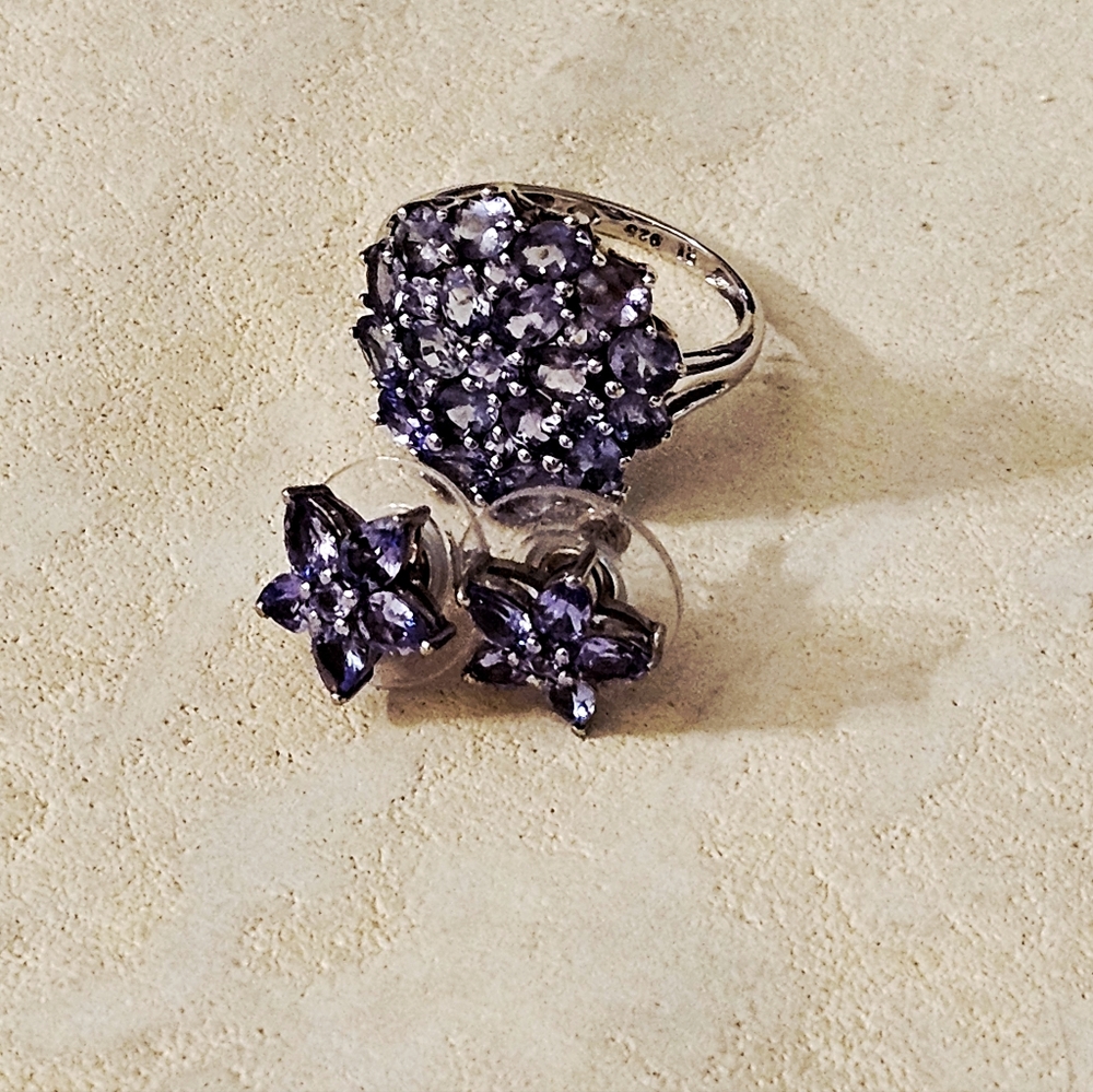 2-piece Set 925 SS Tanzanite Cluster Ring & Matching Flower-shaped Stud Earrings